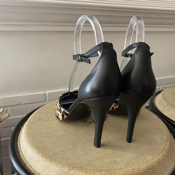 NEW BROOKS BROTHERS LEOP BLACK LEATHER PUMPS HEELS - Picture 5 of 9